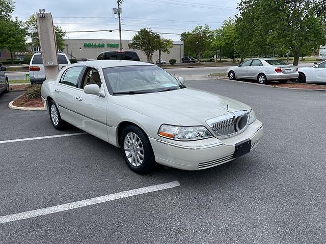 2007 Lincoln Town Car Signature image 0