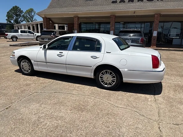 2010 Lincoln Town Car