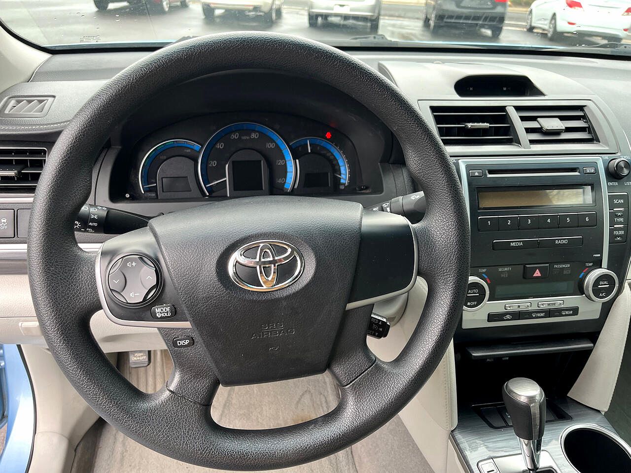 2012 Toyota Camry LE image 10
