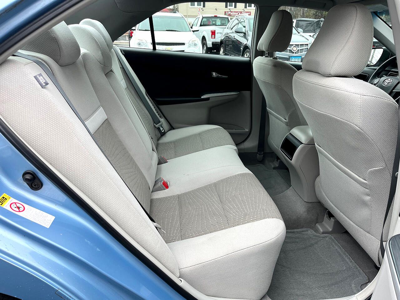 2012 Toyota Camry LE image 19