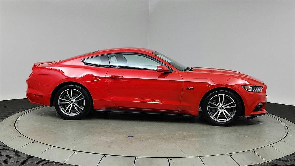 2016 Ford Mustang GT image 0