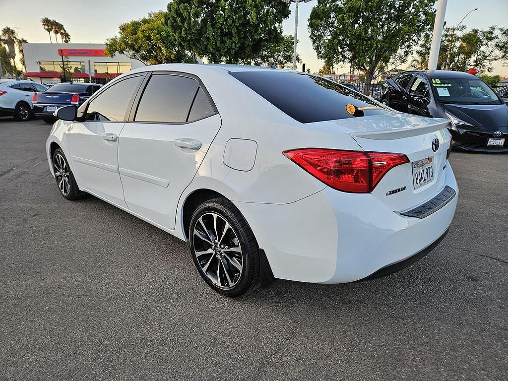 2018 Toyota Corolla XSE image 2