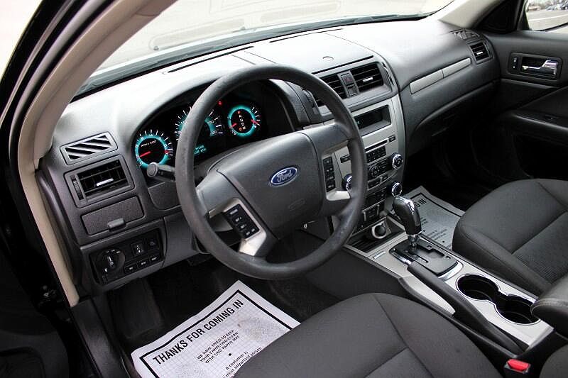 2010 Ford Fusion SE image 15
