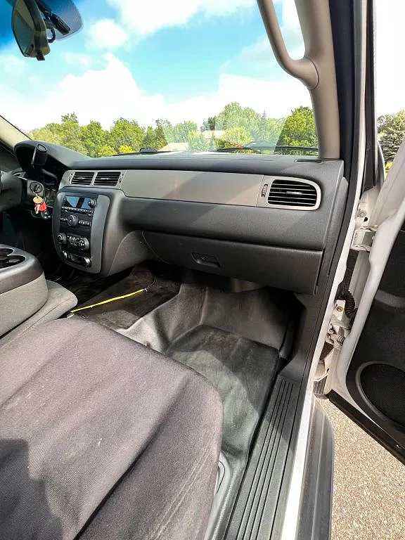 2011 Chevrolet Suburban 2500