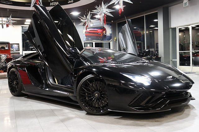 2018 Lamborghini Aventador S image 0