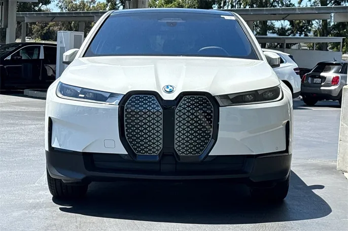 2025 BMW iX