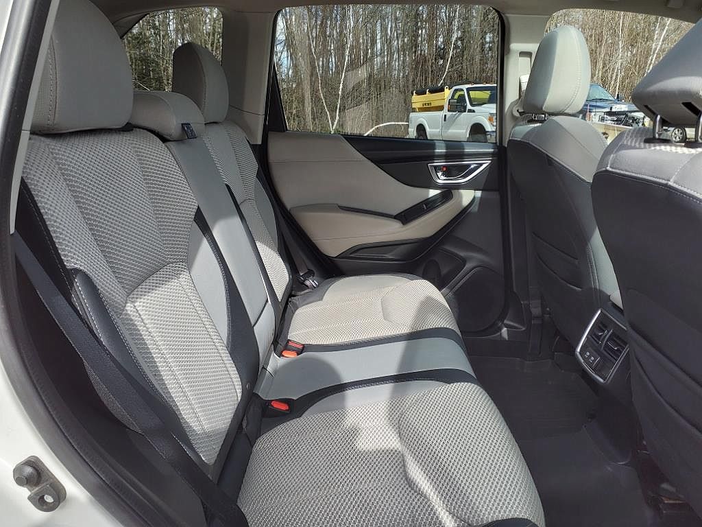 2019 Subaru Forester Premium image 6