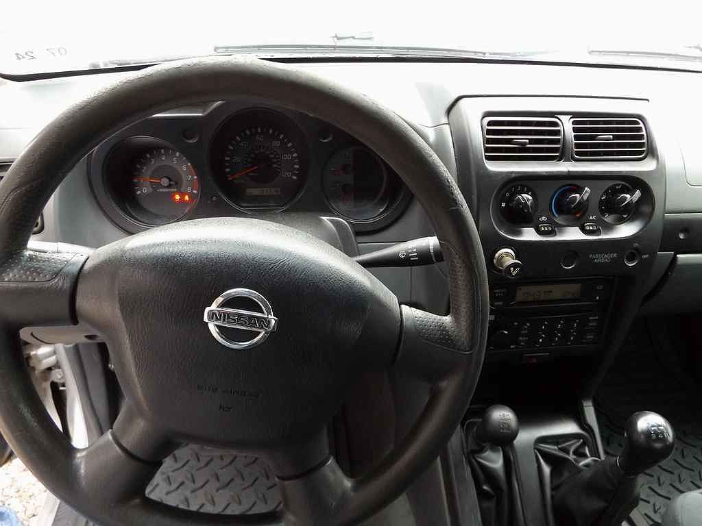 2003 Nissan Frontier XE image 6