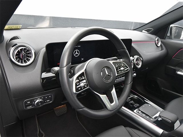 2023 Mercedes-Benz GLA 250 image 3