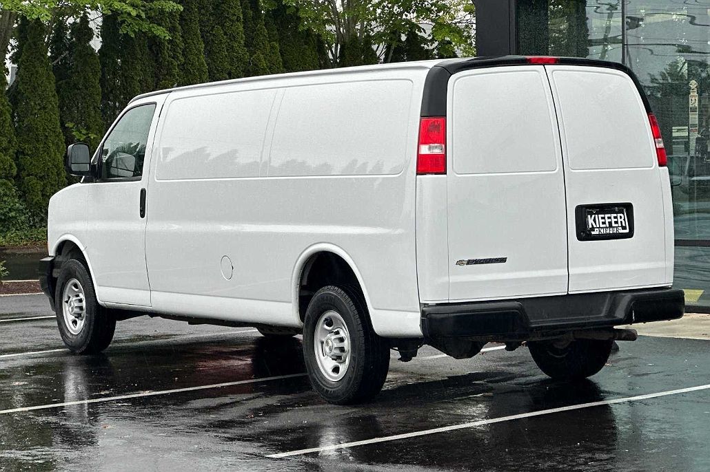 2023 Chevrolet Express 2500 image 5