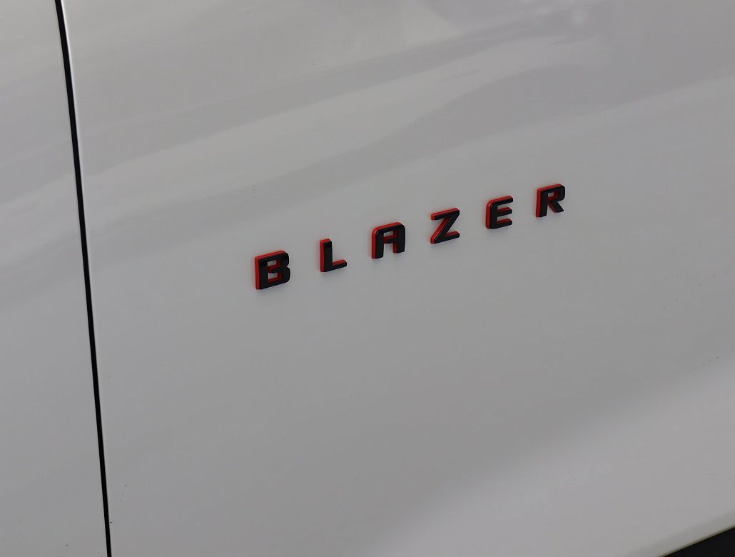 2024 Chevrolet Blazer LT image 3