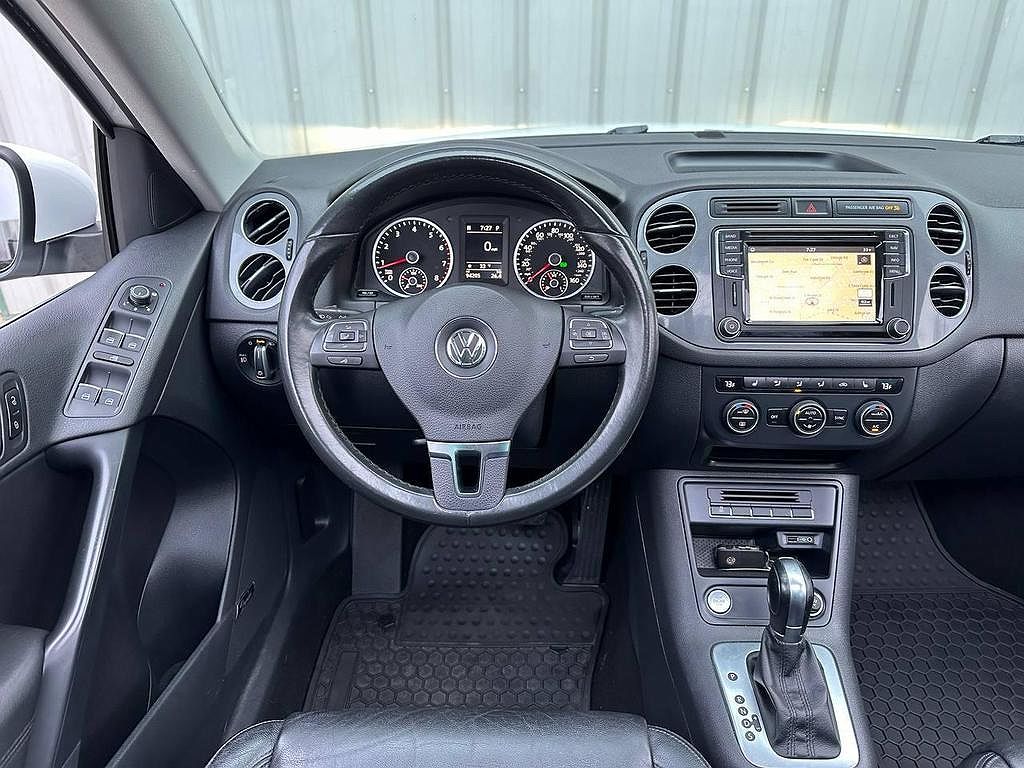 2017 Volkswagen Tiguan SEL image 22