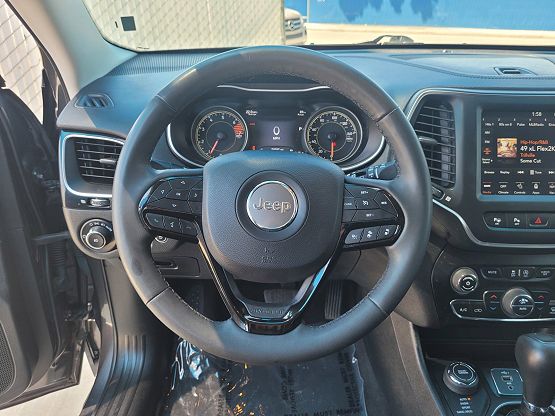 2023 Jeep Cherokee Altitude Lux photo 11