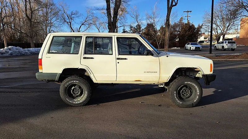 1998 Jeep Cherokee SE image 5