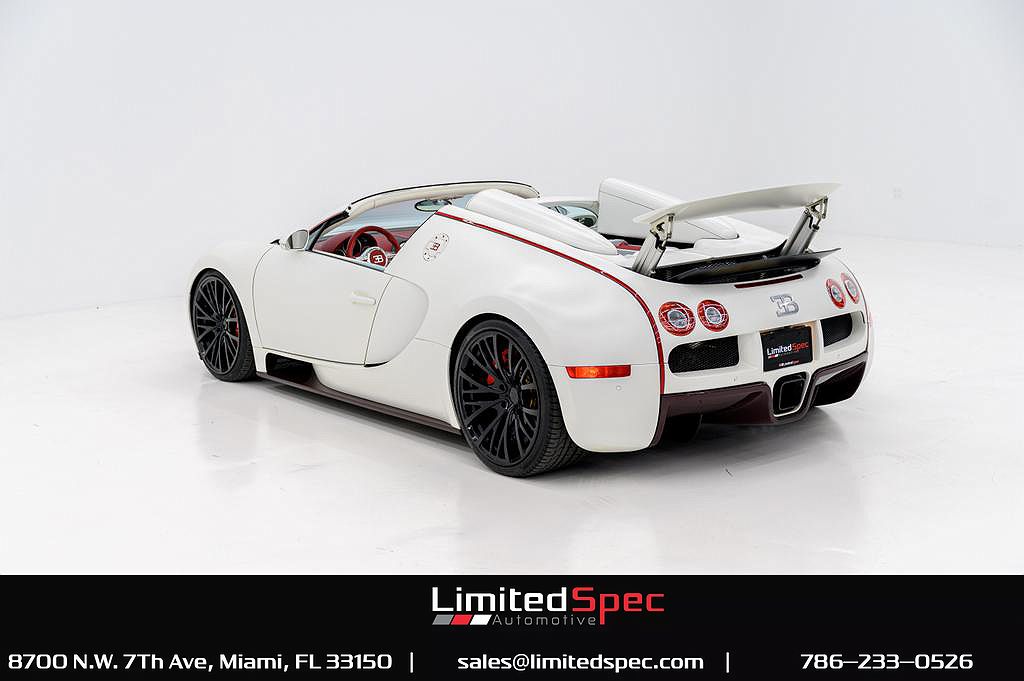 2011 Bugatti Veyron null image 41