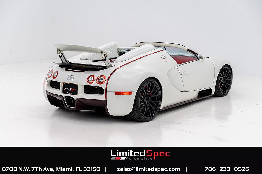 2011 Bugatti Veyron null image 44