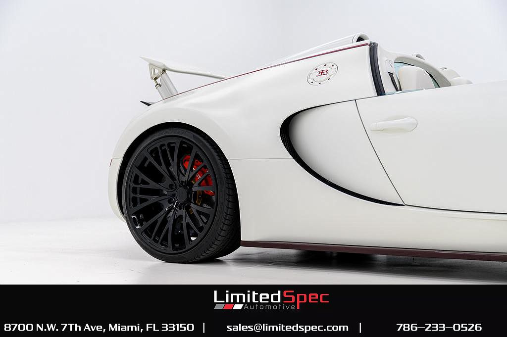 2011 Bugatti Veyron null image 7