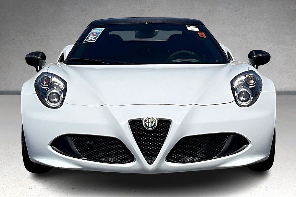 2016 Alfa Romeo 4C Spider image 2