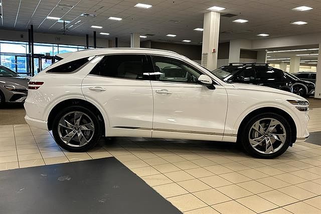 2025 Genesis GV70