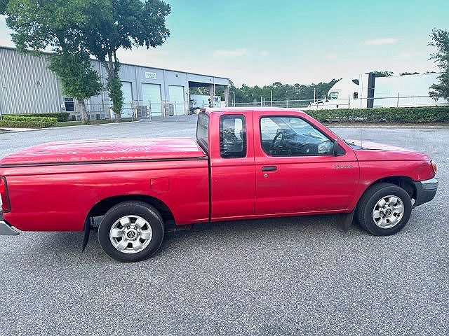 1998 Nissan Frontier XE image 0