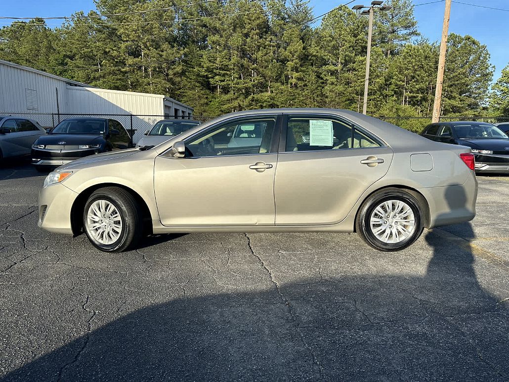 2014 Toyota Camry L image 2