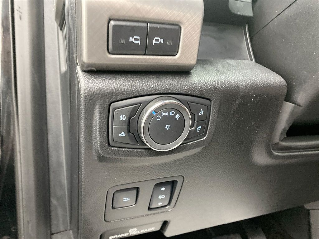 2018 Ford F-350 Platinum image 16