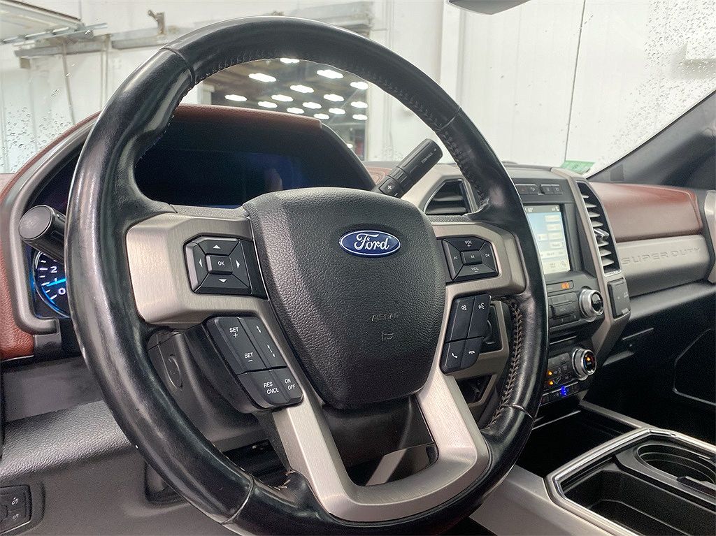 2018 Ford F-350 Platinum image 18