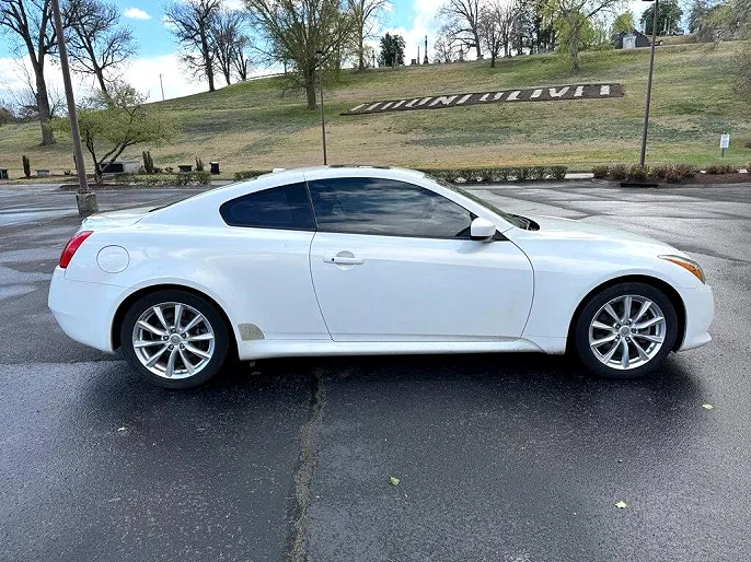 2011 Infiniti G37
