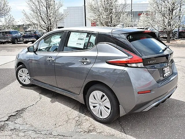 2024 Nissan Leaf S image 3