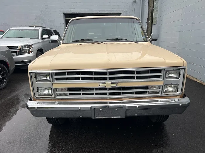 1987 Chevrolet Suburban 20