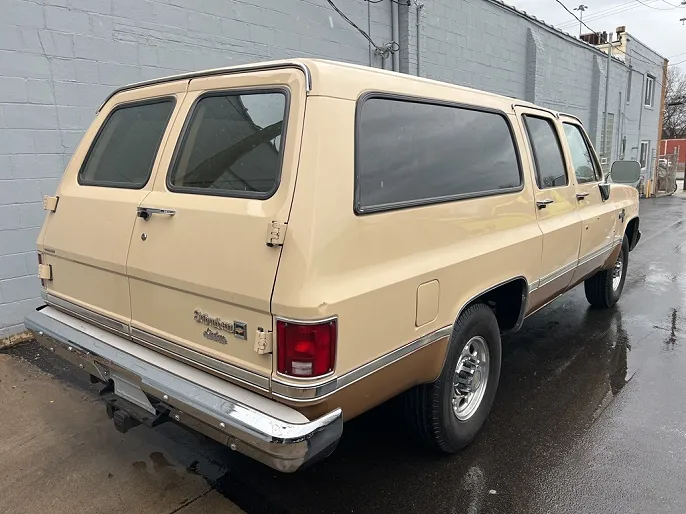 1987 Chevrolet Suburban 20