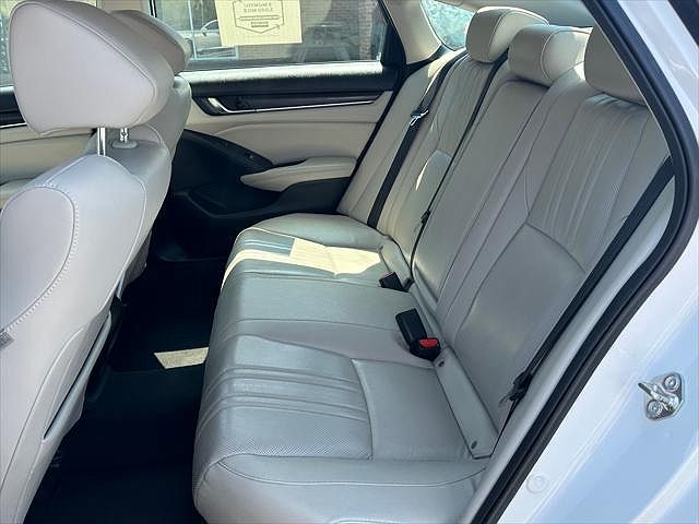 2019 Honda Accord Touring image 9