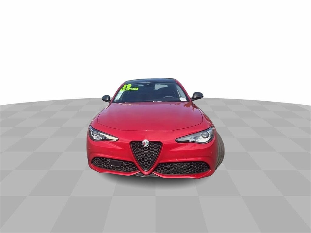 2019 Alfa Romeo Giulia Ti image 2