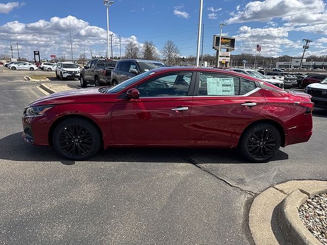 2025 Nissan Altima