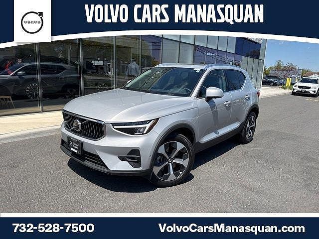 2025 Volvo XC40