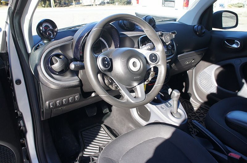 2016 Smart Fortwo Passion image 20