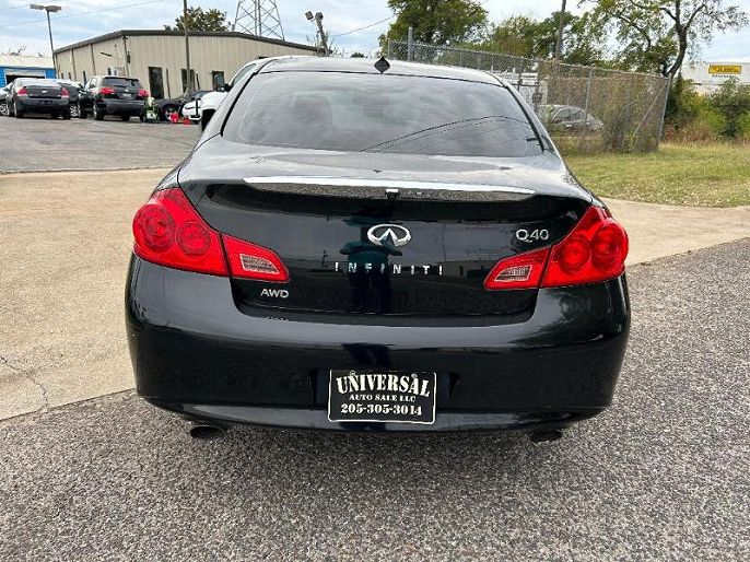 2015 Infiniti Q40