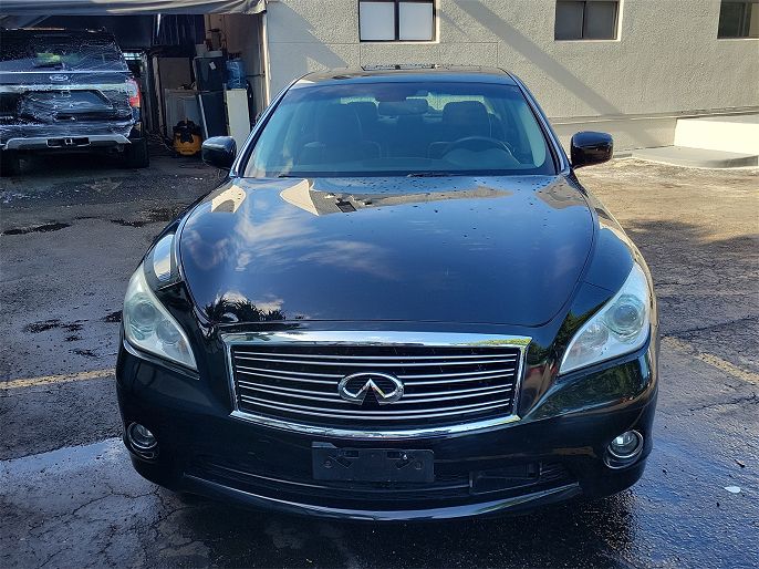 2012 Infiniti M37