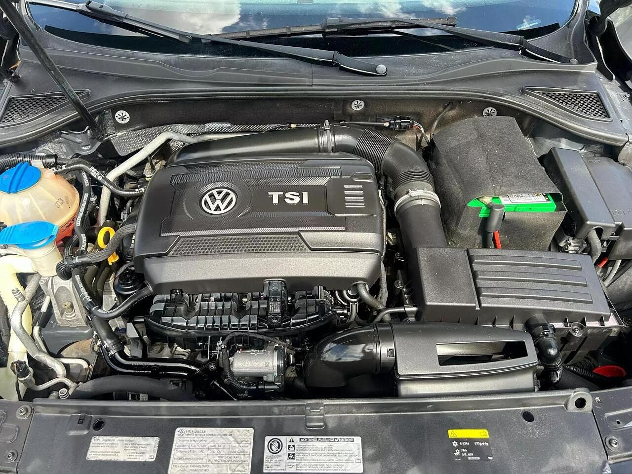 2015 Volkswagen Passat Sport image 31