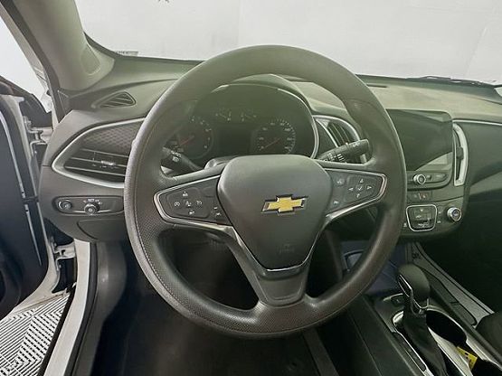 2024 Chevrolet Malibu LS photo 8