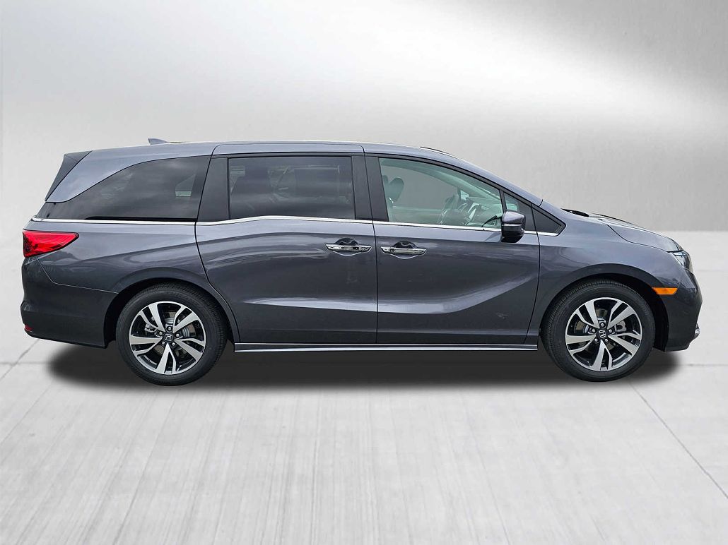 2024 Honda Odyssey Touring image 5