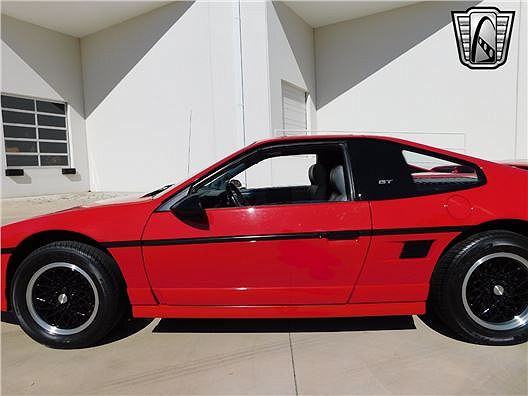 1988 Pontiac Fiero GT image 5
