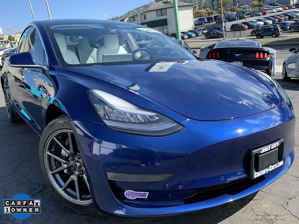 2019 Tesla Model 3 Performance image 0