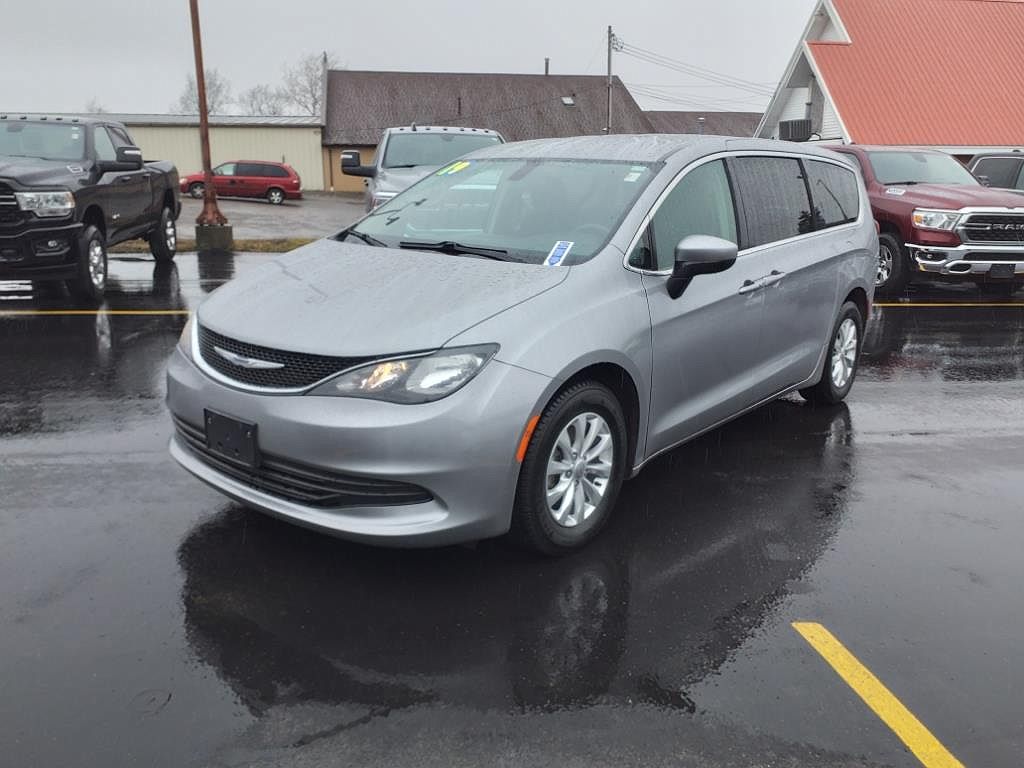 2019 Chrysler Pacifica LX image 0