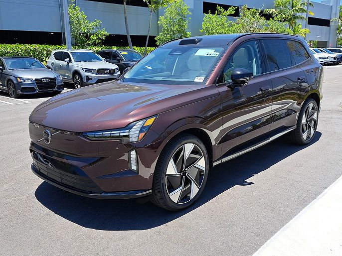 2025 Volvo EX90
