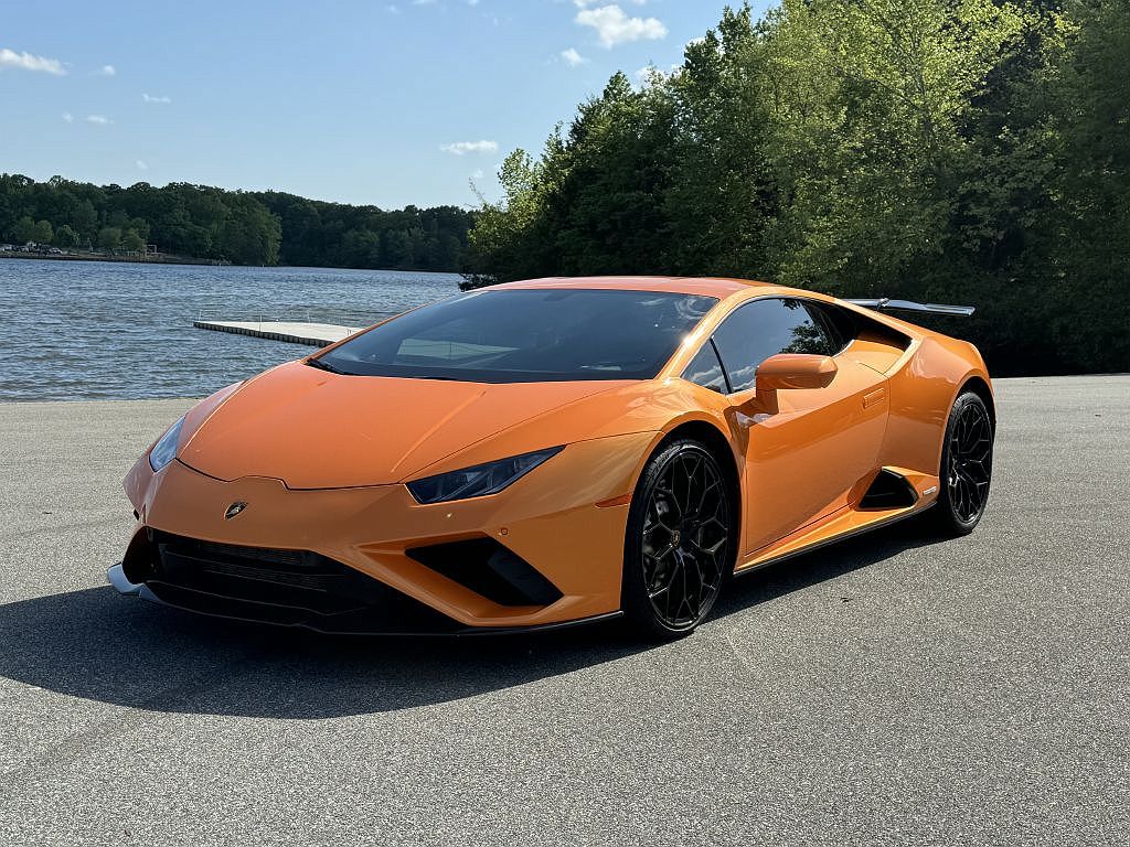 2022 Lamborghini Huracan EVO image 0