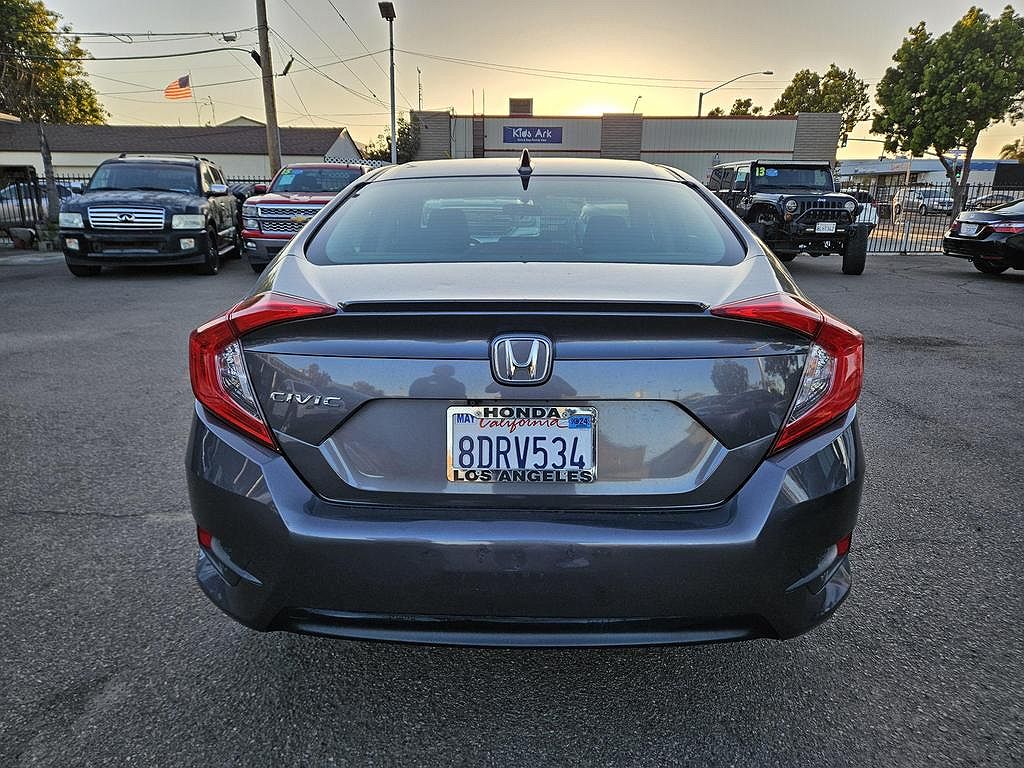 2018 Honda Civic EX-T image 4