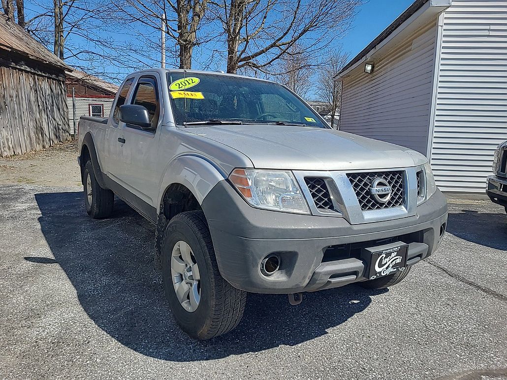 2012 Nissan Frontier SV image 1