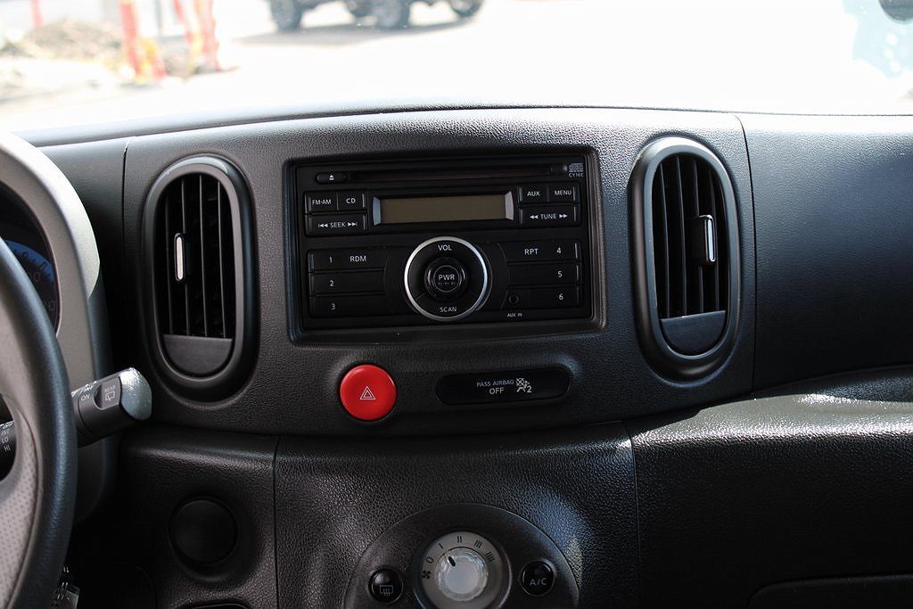 2010 Nissan Cube null image 11