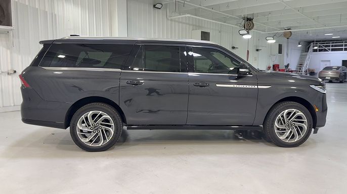 2025 Lincoln Navigator L